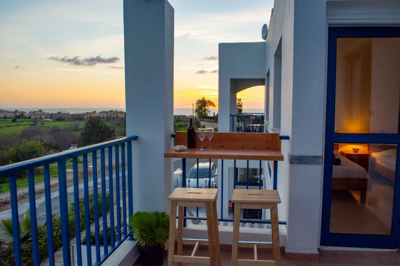 Ron’s Pergola Apartment Paphos Exterior foto