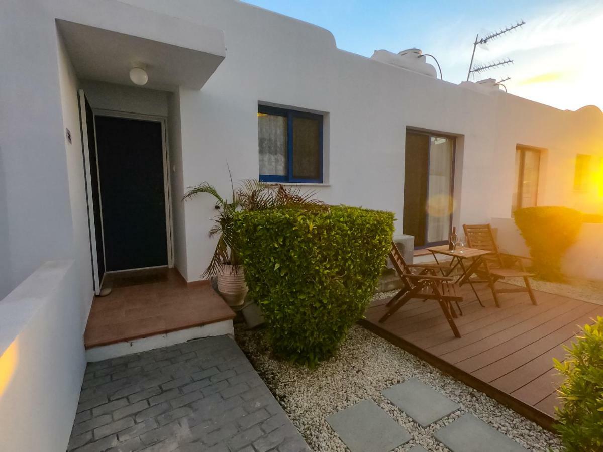 Ron’s Pergola Apartment Paphos Exterior foto